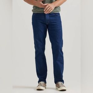 Wrangler men’s size 40/30 relax‎ fit jeans, dark wash stretch
